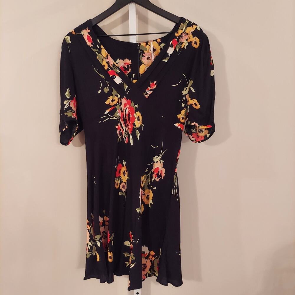 Free People Black Floral V-Neck Pleated Trim Puff Sleeve Mini Dress Size 10